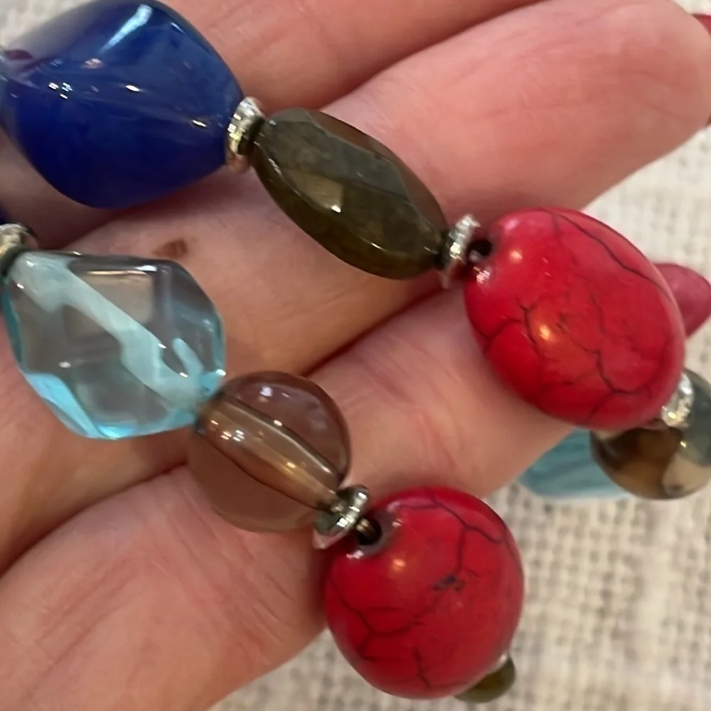N/A both earrings